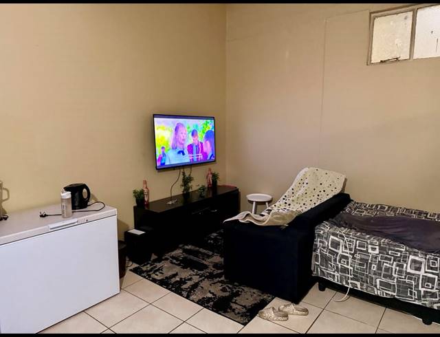 8,000M² APARTMENT BLOCK FOR SALE IN NEW DOORNFONTEIN
